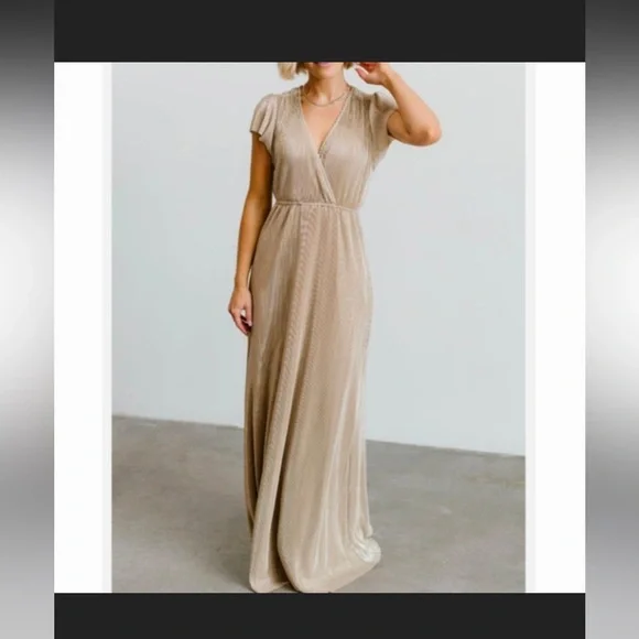 green emerald velvet dress Athena Maxi Dress ~ Pleated Silver – Show Me Your Mumu main image 1